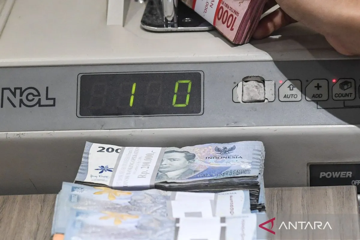 Rupiah Ditutup Menguat ke Rp17.632 per Dolar AS, Kenaikan Cadangan Devisa Jadi Penopang