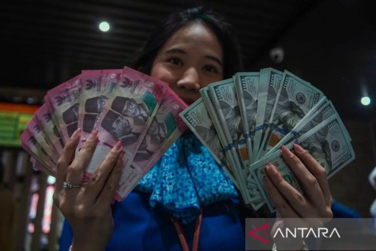 Rupiah Bergerak Fluktuatif, Ketegangan AS-Iran Jadi Sentimen Utama Pasar Keuangan